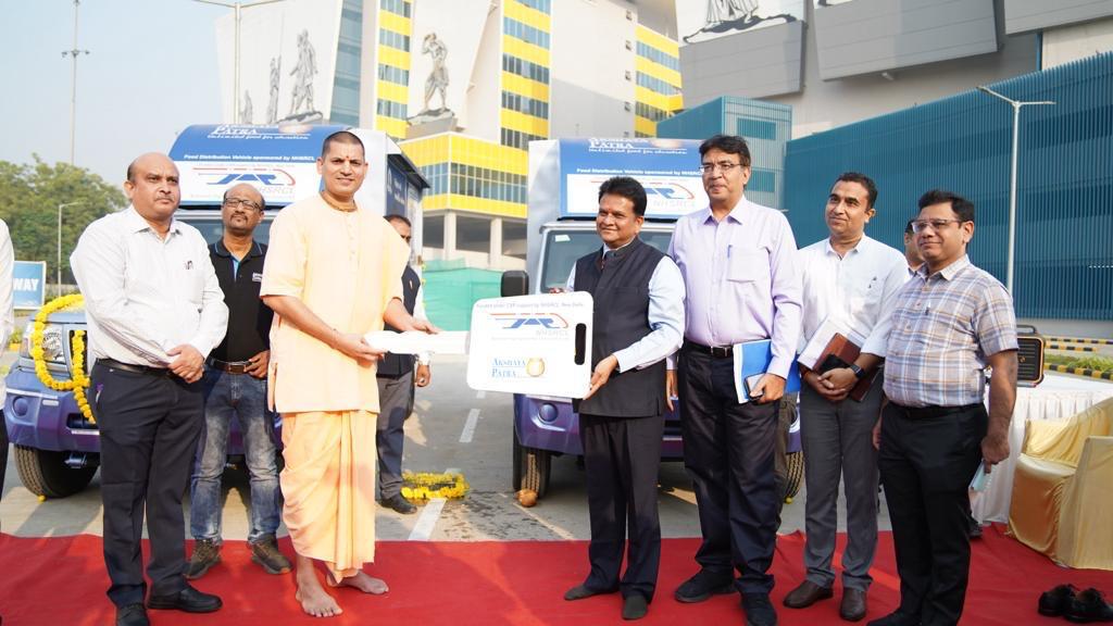 Handing over of food distribution vans to Akshaya Patra Foundation