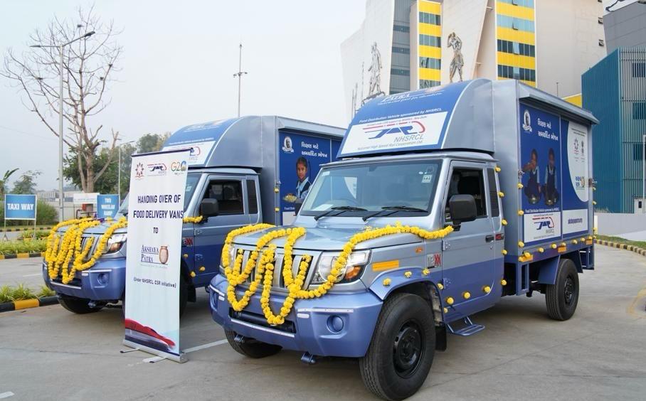 Handing over of food distribution vans to Akshaya Patra Foundation
