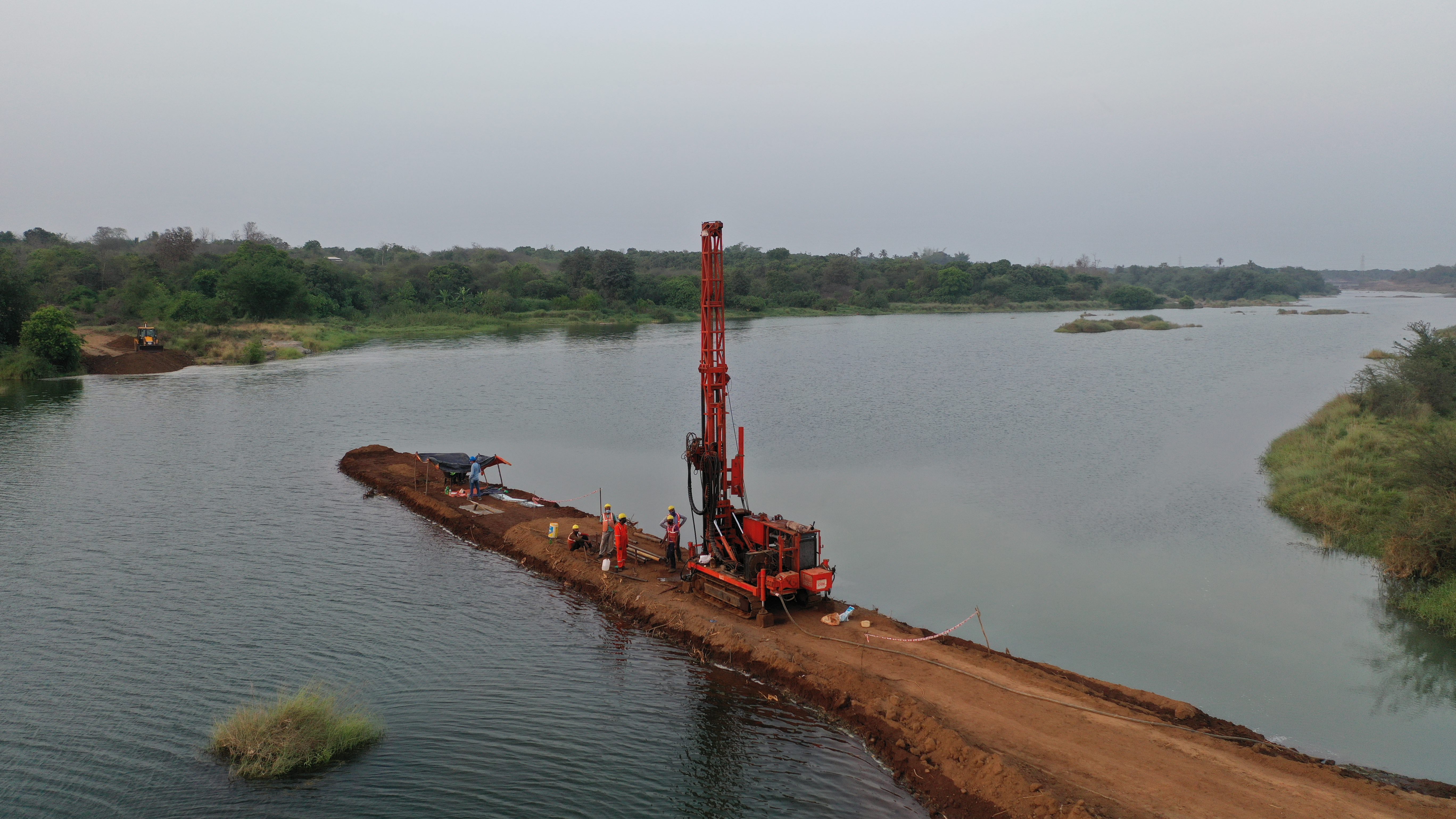 15 मार्च 2021 रोजी वलसाड (गुजरात) जवळ MAHSR बांधकाम कार्याची अद्ययावत प्रगती।