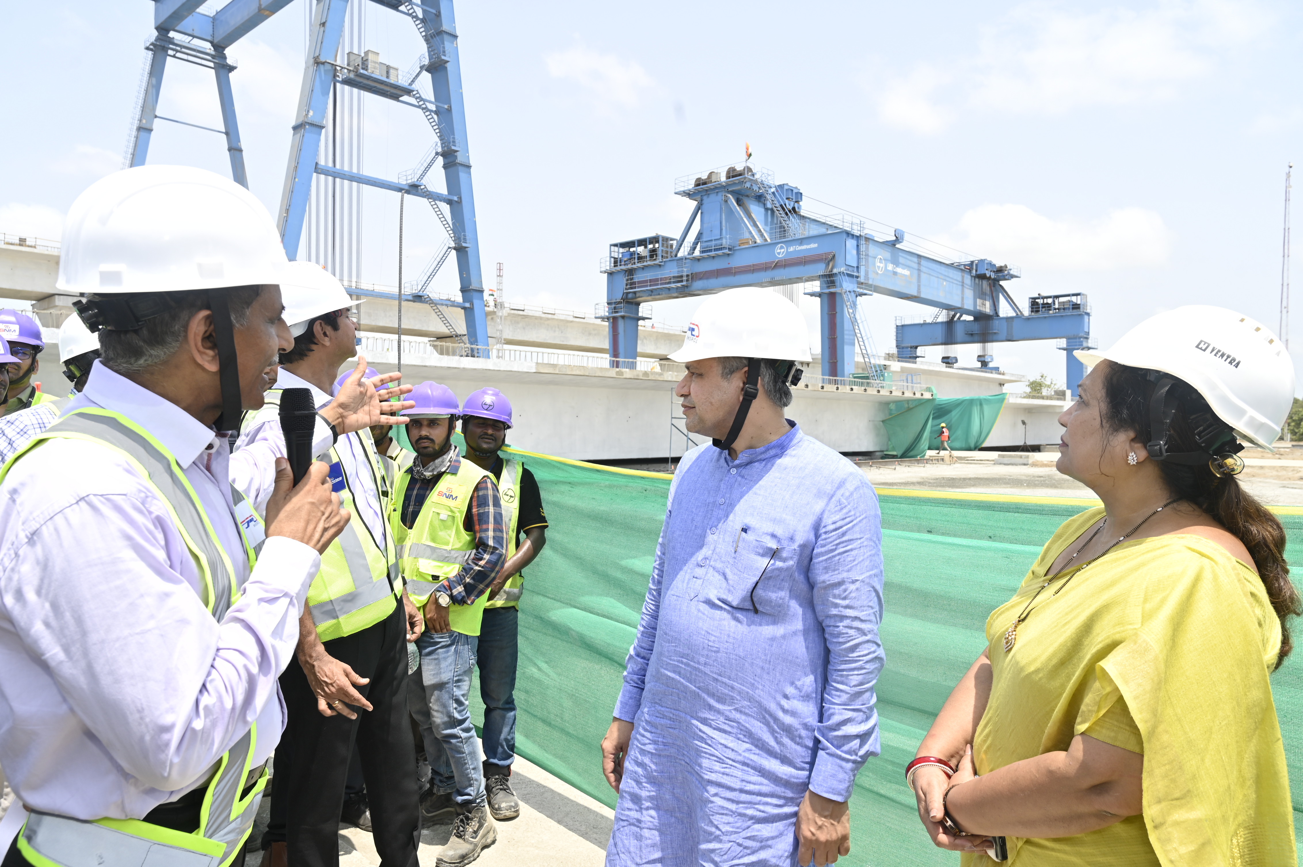 Hon’ble Minister for Railways & Minister of State for Railways visits MAHSR Construction site on 6th June 2022