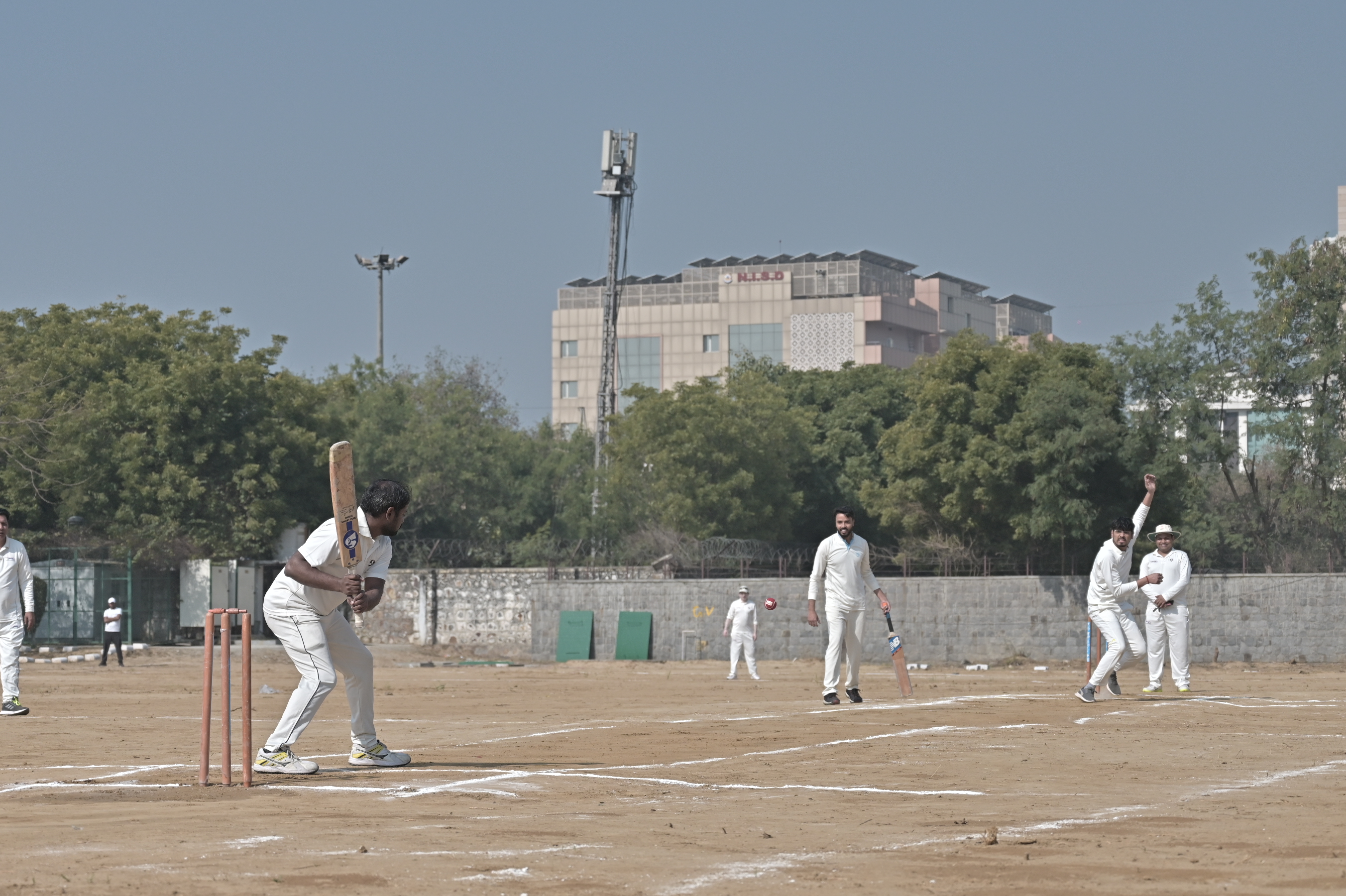 वार्षिक क्रीडा सप्ताह साजरा करण्याच्या निमित्ताने, एनएचएसआरसीएलने 19 फेब्रुवारी 2022 रोजी आपल्या कॉर्पोरेट कार्यालयात कर्मचाऱ्यांसाठी क्रिकेट स्पर्धेचे आयोजन केले।