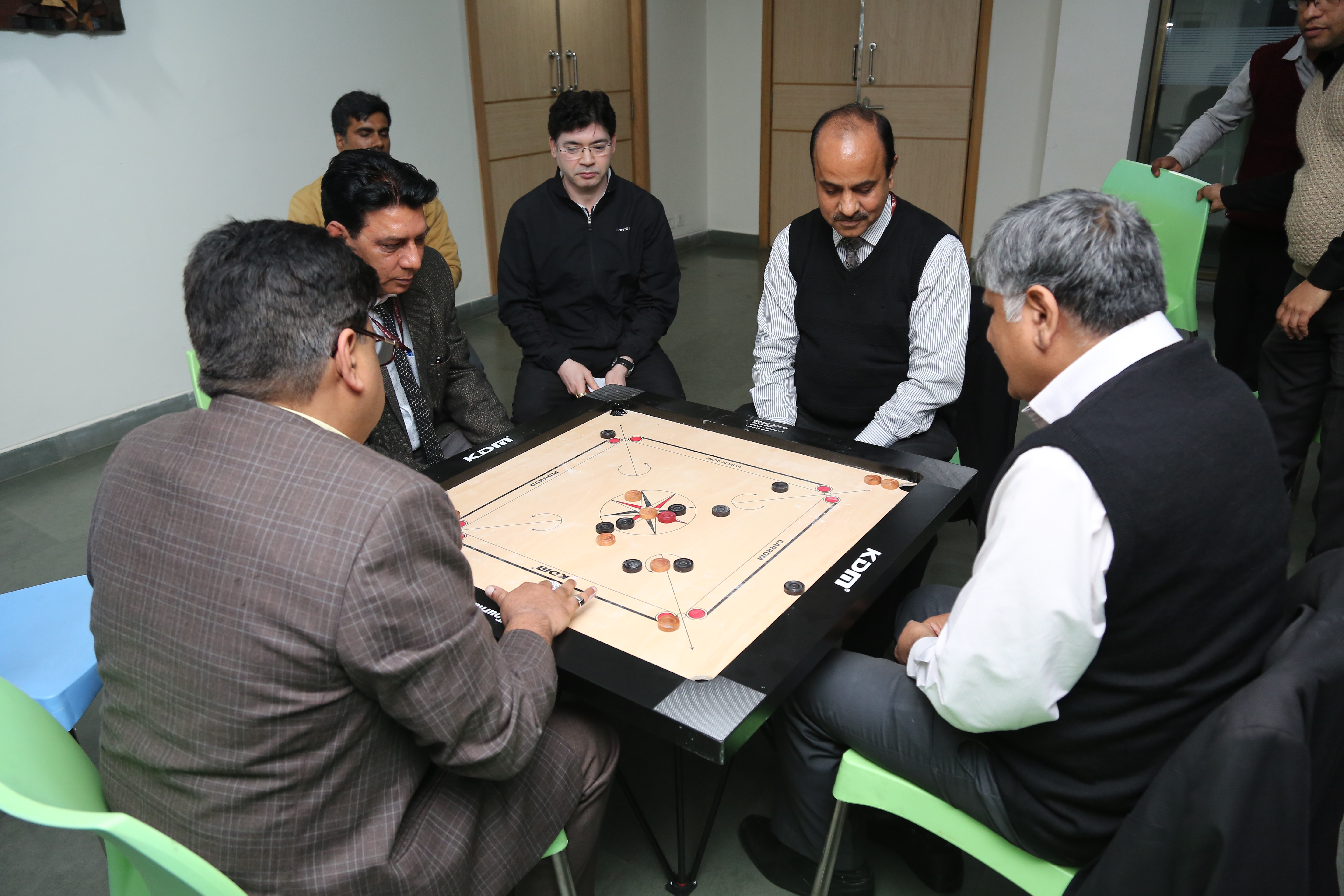 NHSRCL में जनवरी 2020 के खेल दिवस कार्यक्रम की झलकियाँ (कैरम)