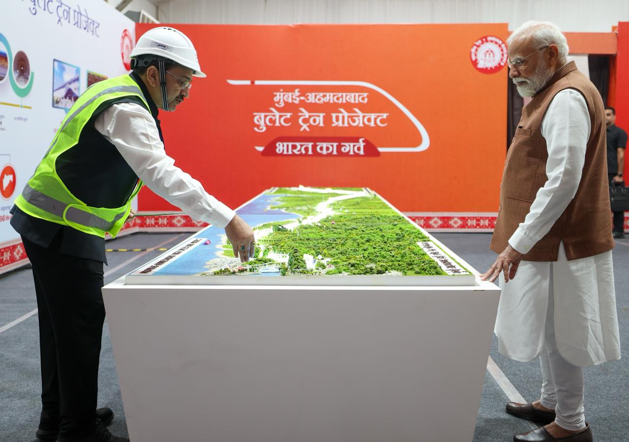 માનનીય પ્રધાનમંત્રીનો 15 નવેમ્બર 2025ના રોજ નિર્માણાધીન સુરત બુલેટ ટ્રેન સ્ટેશનનો મુલાકાત.